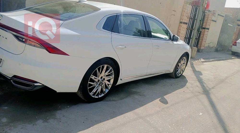 هيونداي أزيرا